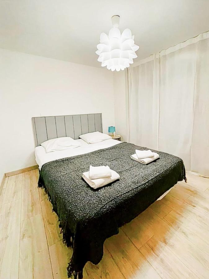 Luminous Cozy Nest In Bayonne Apartment ภายนอก รูปภาพ